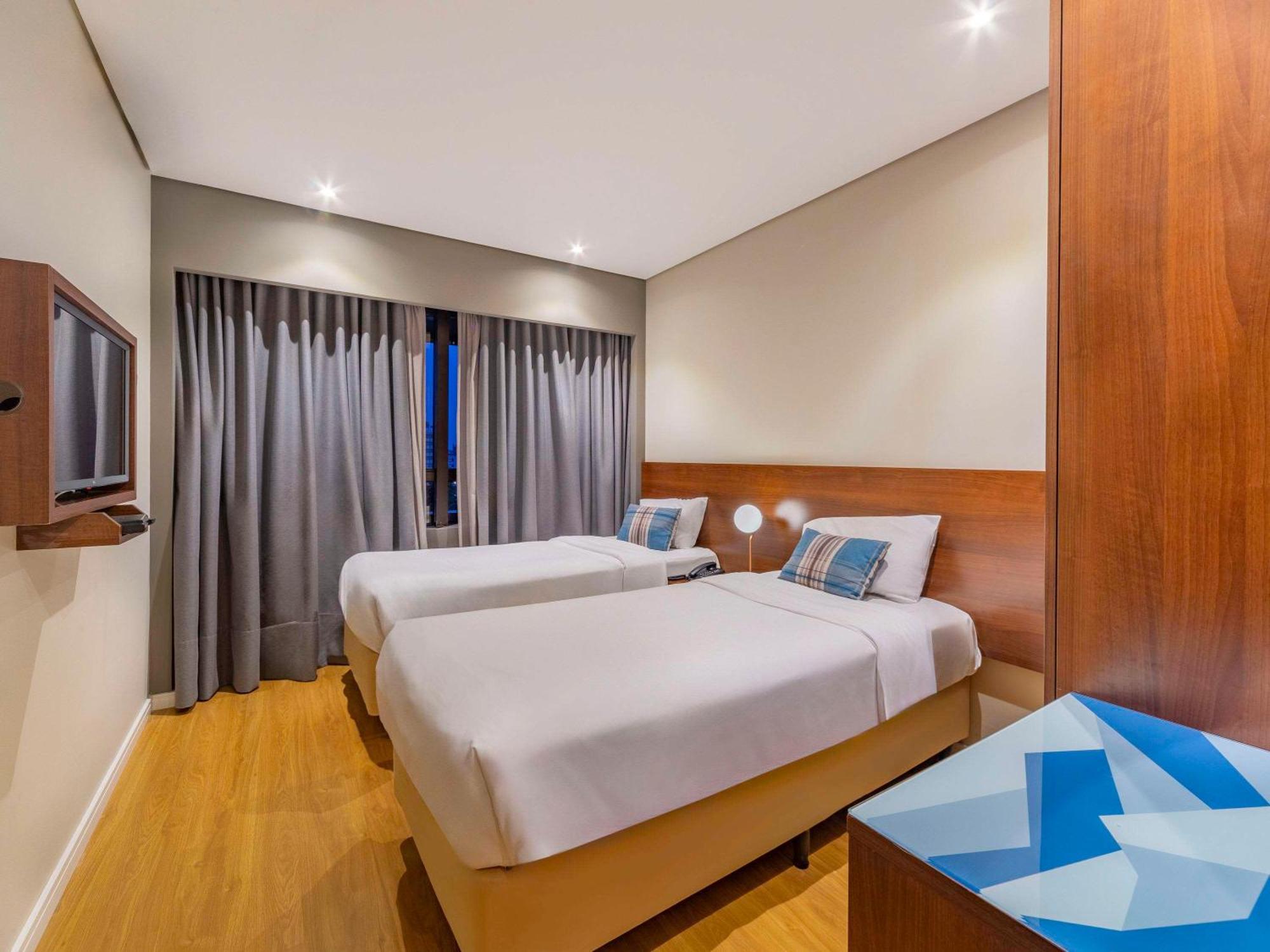 Mercure Curitiba Golden Экстерьер фото