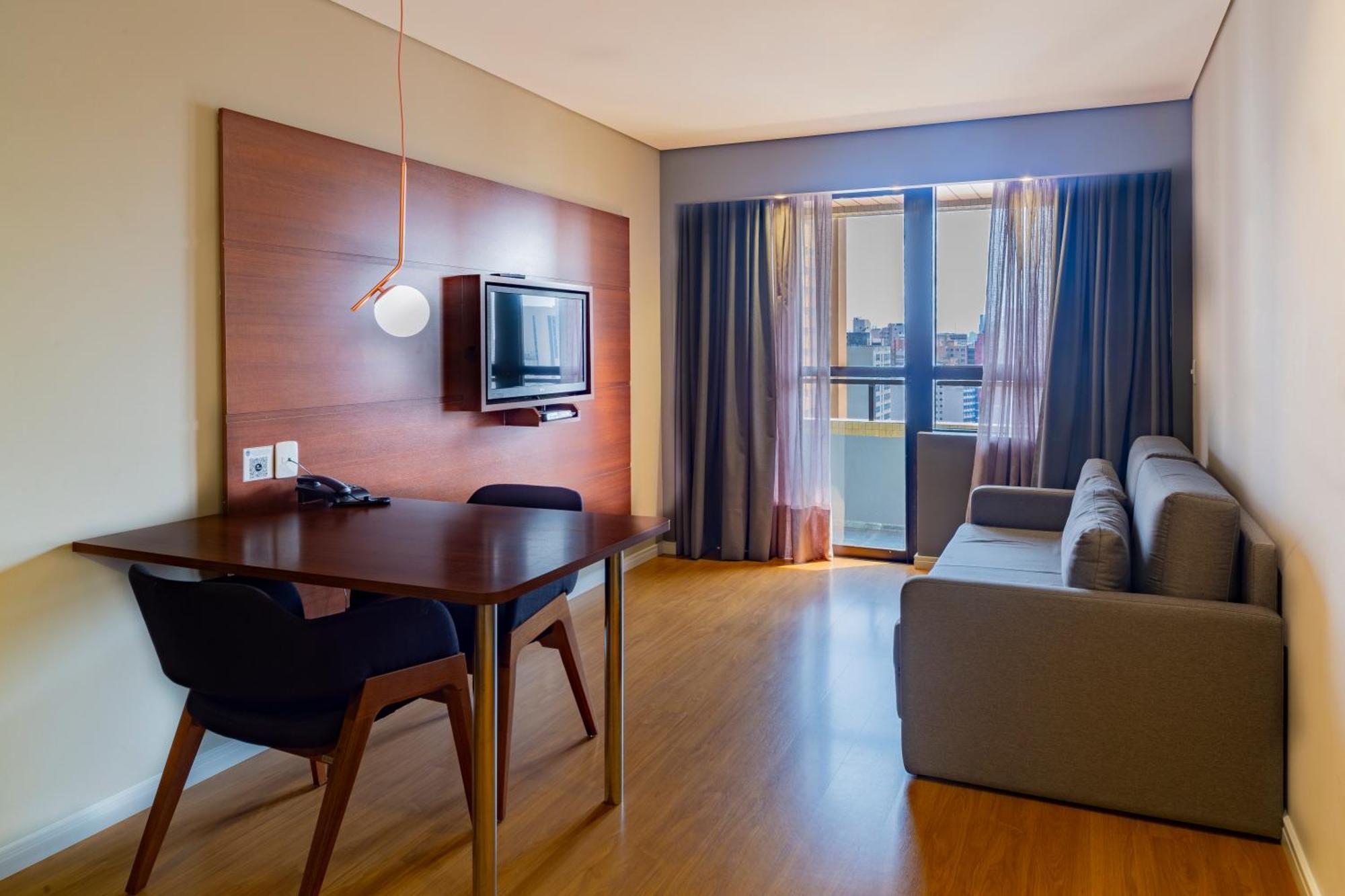 Mercure Curitiba Golden Экстерьер фото